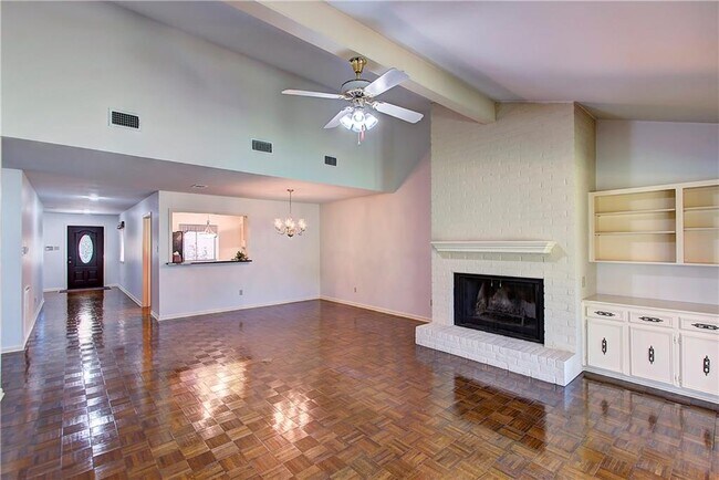 Foto del edificio - 11121 Pinehurst Dr