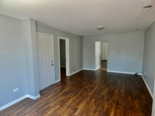 Building Photo - 4205 N Bernard St