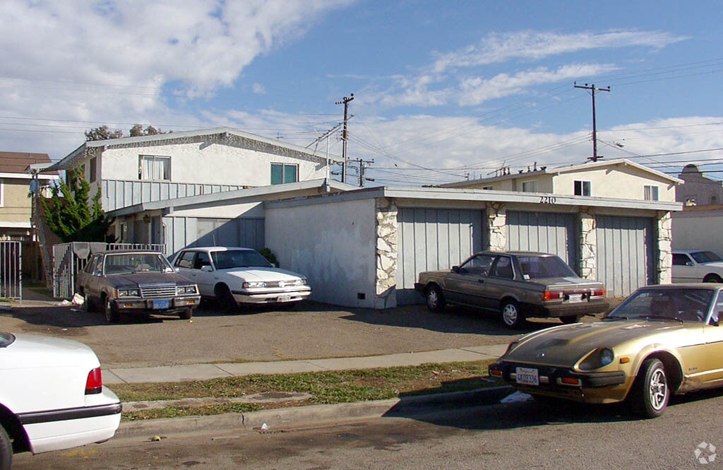 Building Photo - 2214 Rutgers Dr