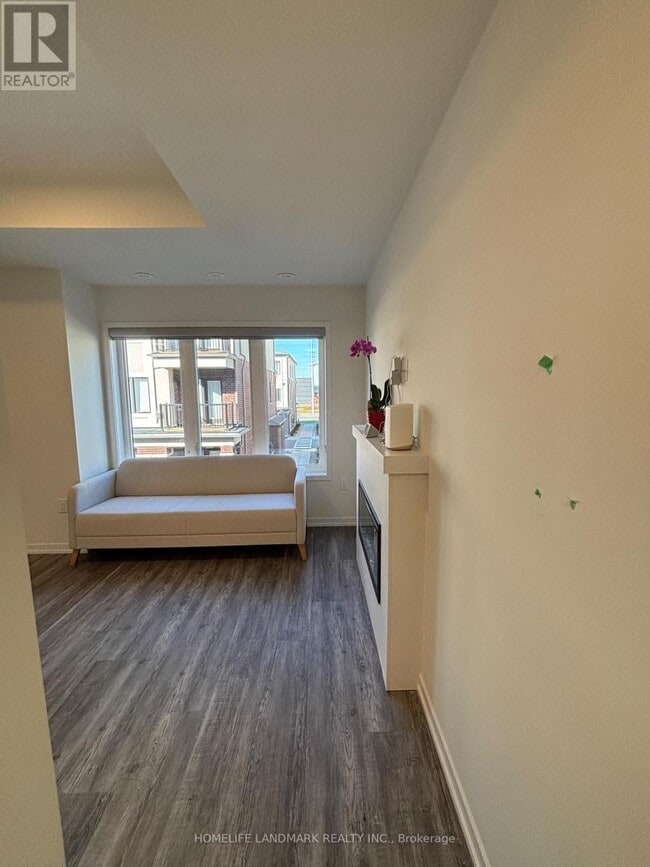 Building Photo - 182 Matawin Ln