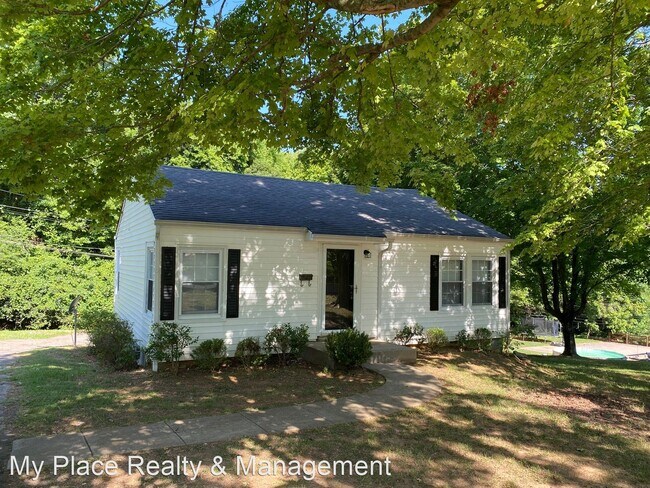Building Photo - 2 br, 1 bath House - 204 Rudolph Dr