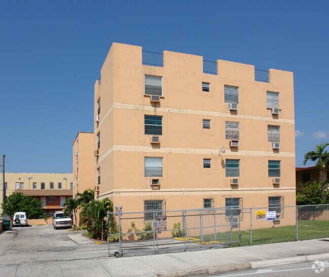 Building Photo - 536 SW 12th Ave