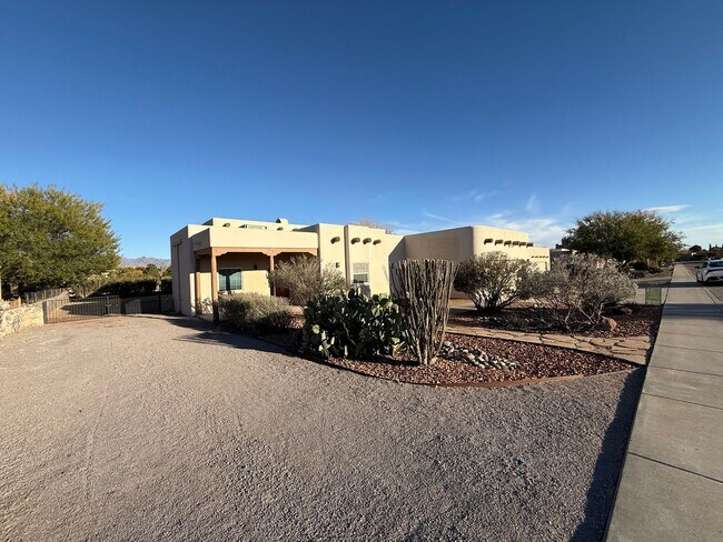 Building Photo - 3878 Stoneybrook Cir