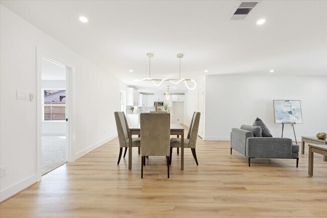 Foto del edificio - 9603 Emnora Ln