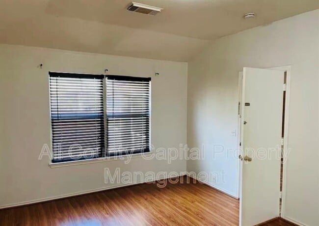 Building Photo - 15004 Antique Finish Dr