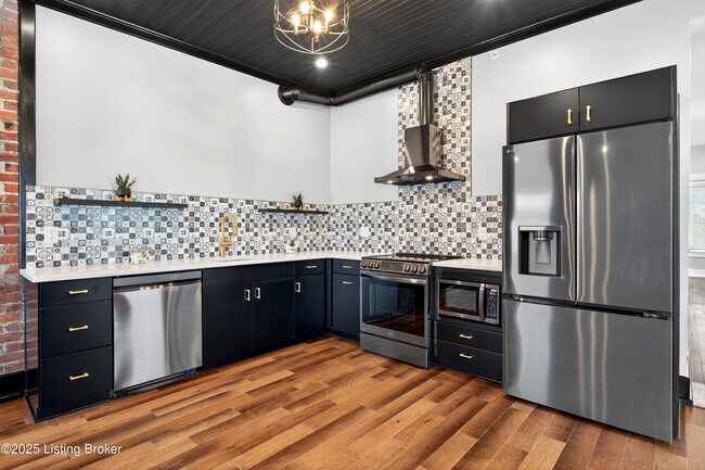 Foto del edificio - 1529 W Market St