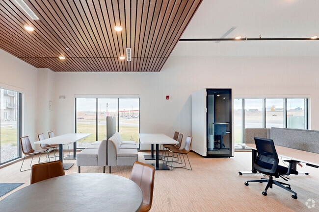 Business Center - Yellowstone Landing