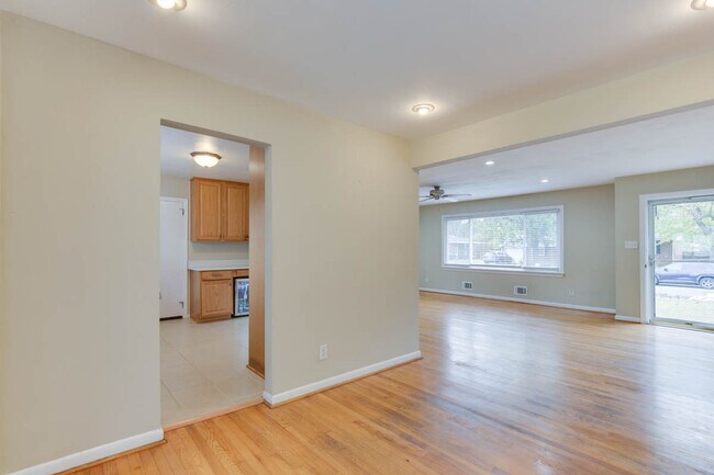 Foto del edificio - 1701 Meredith Rd