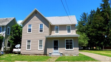 Building Photo - 64 Adams St