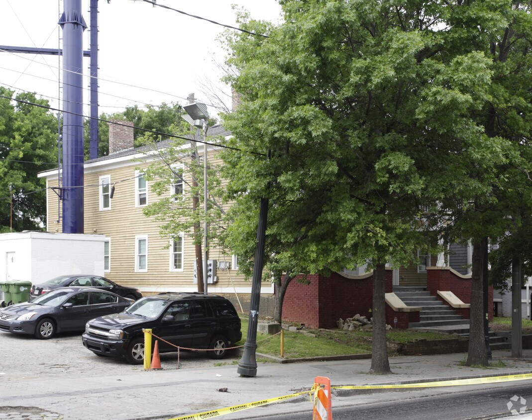 Primary Photo - 319 NE Auburn Ave