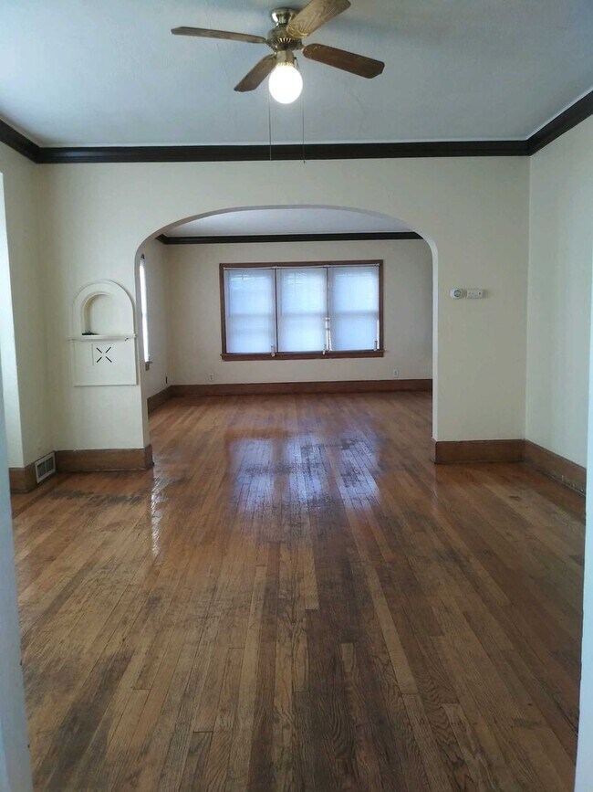 Building Photo - 1616 15th Ave