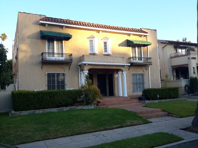 Building Photo - 1208 3rd Ave