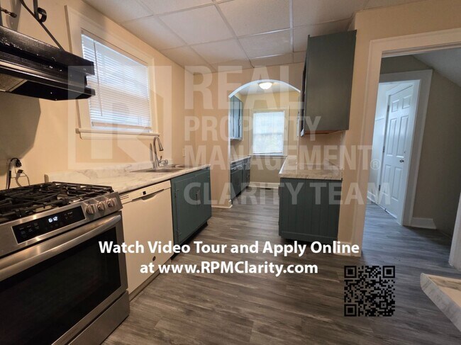 Building Photo - Available Today! 3 Bed/1.5 Bath Five Point...