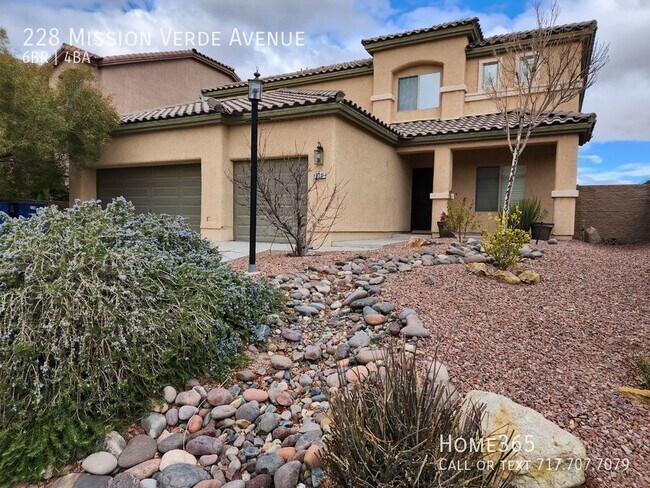 Building Photo - This gorgeous 6 bedroom home has a stunnin...