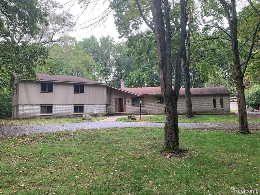 Primary Photo - 5299 Beach Rd