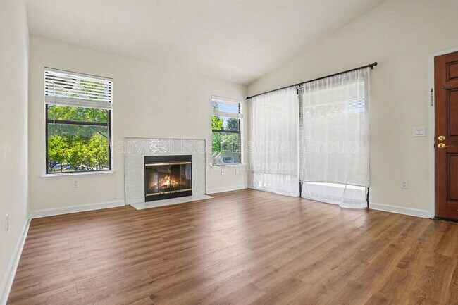 Foto del edificio - 4995 Conway Terrace