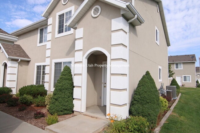 Building Photo - 2 Bed, 1.5 Bath, HVAC