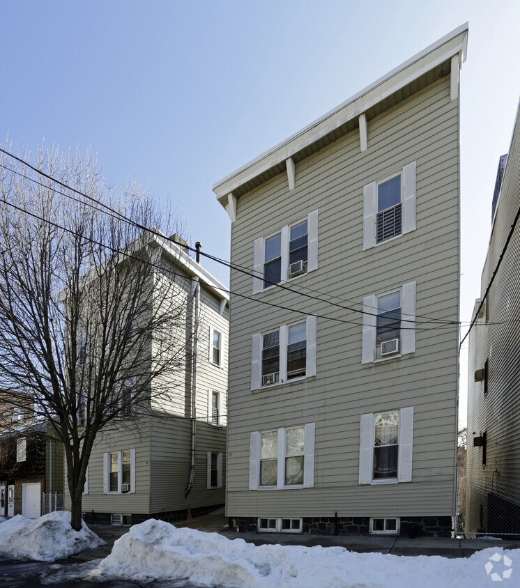 7579 Edgewater Pl, Edgewater, NJ 07020 Apartments in Edgewater, NJ