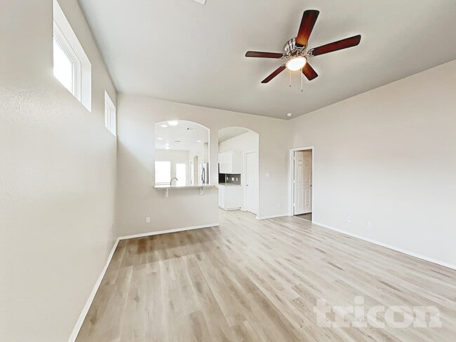 Building Photo - 5733 Parkview Hills Ln
