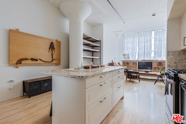 Building Photo - 420 San Pedro St