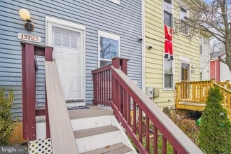 Building Photo - 13725 Avonshire Dr