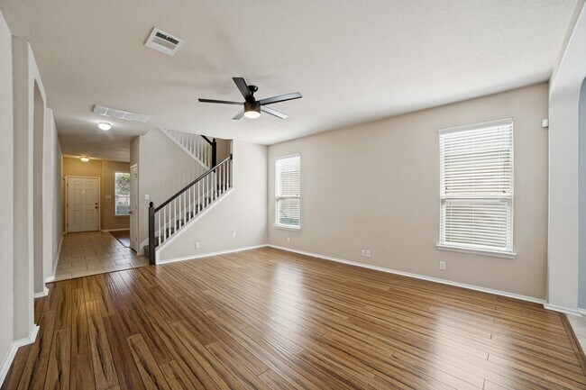 Foto del edificio - 9015 Dusty Run Ln