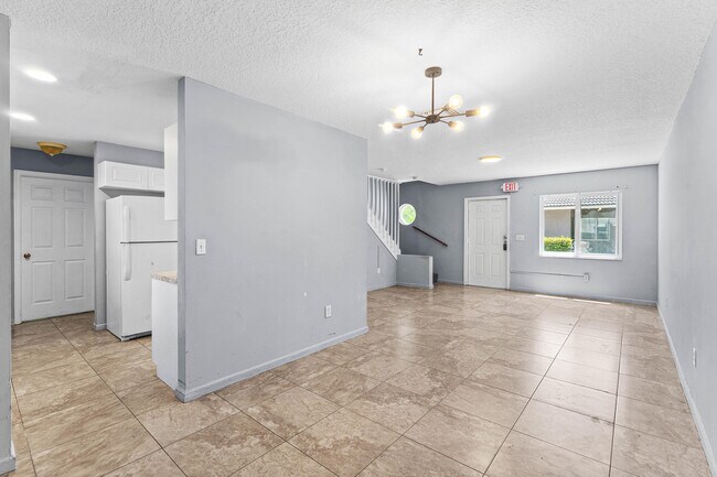 Foto del edificio - 13789 Yarmouth Dr