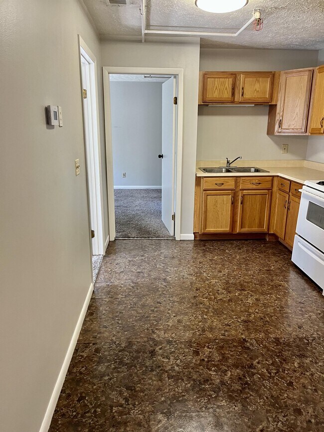 3809 Harrison Ave Unit 10, Cincinnati, OH 45211 Room for Rent in