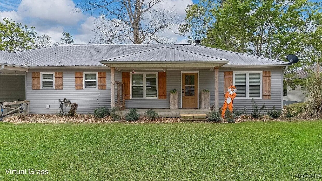 Foto principal - 379 Holiday Dr