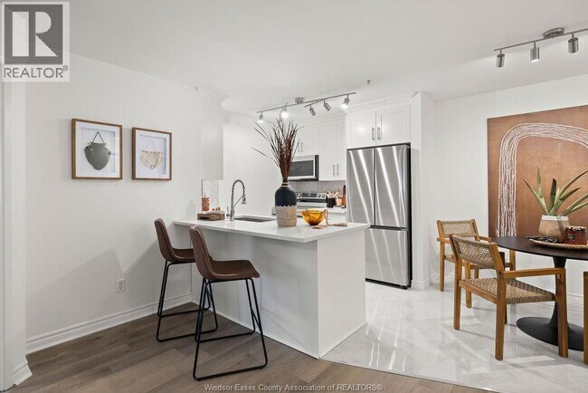 Photo du bâtiment - 1535 Grand Marais Rd W