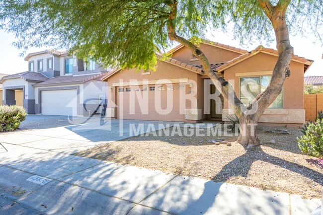 Foto del edificio - Beautiful Home with a Pool in Maricopa