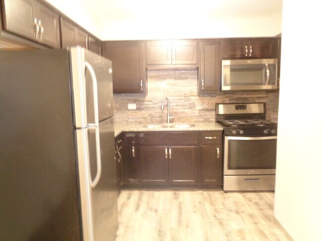 Building Photo - 6338 W 99th Pl