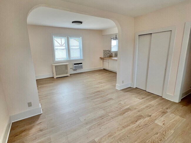 Foto del edificio - 77 Glenbrook Rd