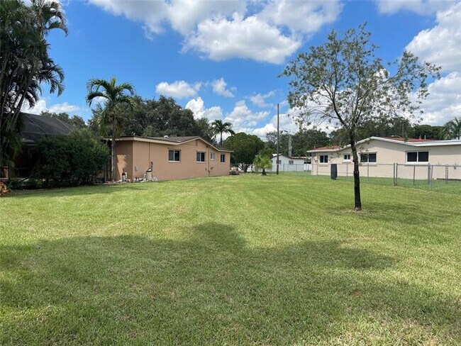 Foto del edificio - 8948 SW 53rd St