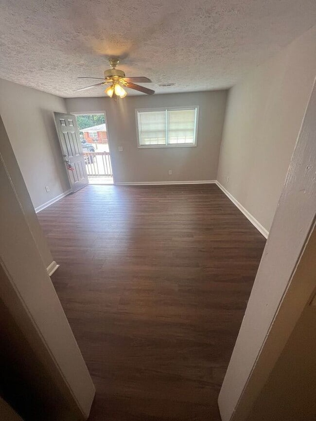 Foto del edificio - Cozy 2-Bedroom Ranch Duplex for Rent