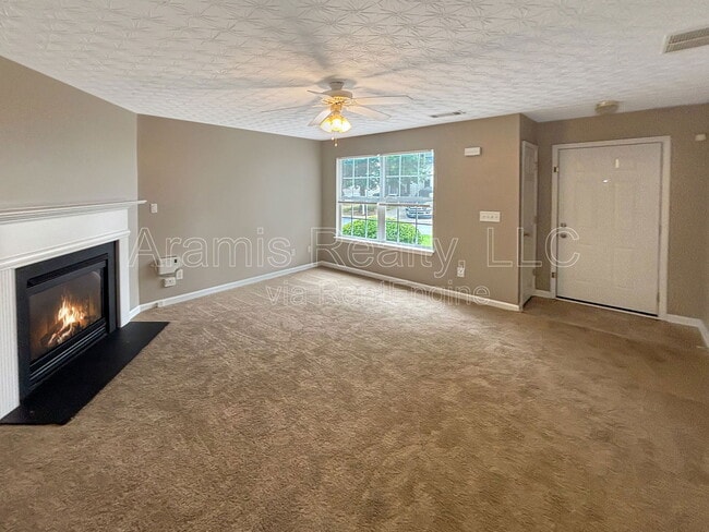 Building Photo - 445 Spring Head Ct
