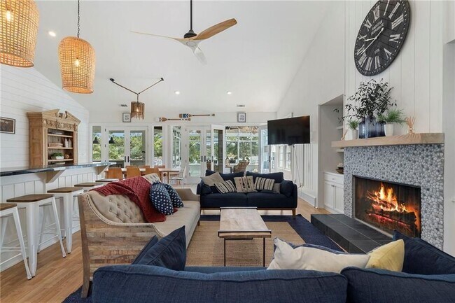 Building Photo - 61 View Point Dr