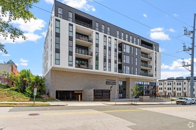 Building Photo - 523 S West St
