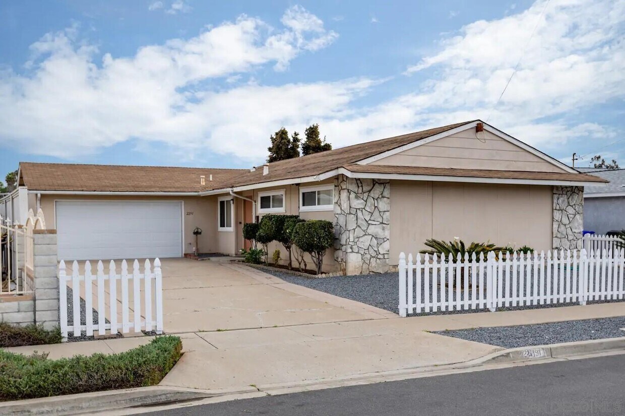 Primary Photo - 2291 Flushing Dr