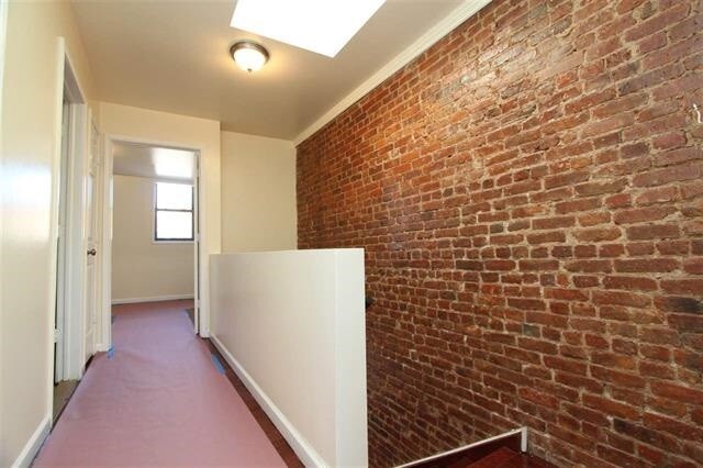 Building Photo - 689 Bergen Ave