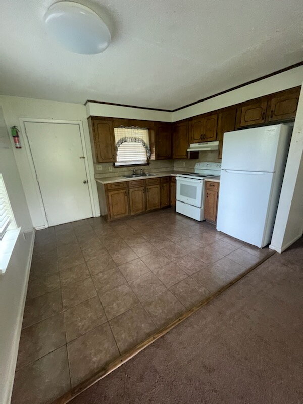 Foto del edificio - 2 BED 1 BATH APARTMENT