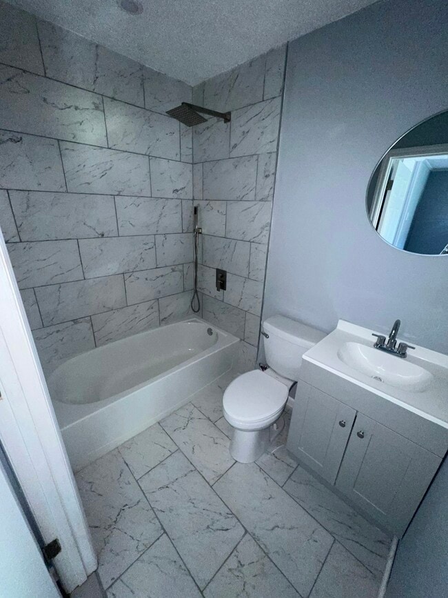 Foto del edificio - 106 N Pugh St