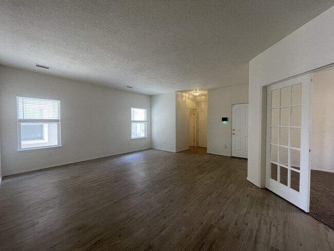 Foto del edificio - 3540 Clear Creek Rd
