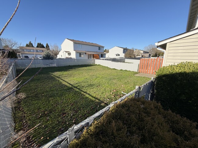 Foto del edificio - 810 SE 153rd Ave