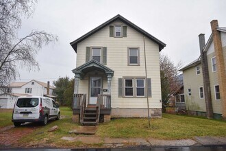 Building Photo - 22 Main St