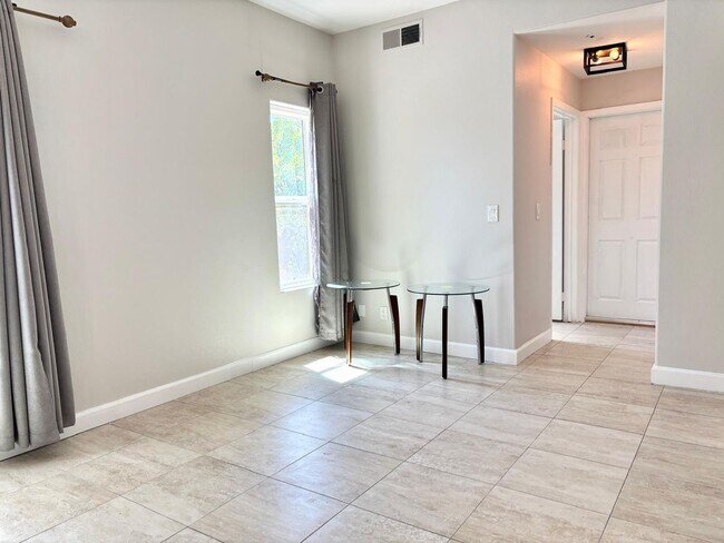 Building Photo - Welcome to this stunning 3-bedroom, 2.5-ba...