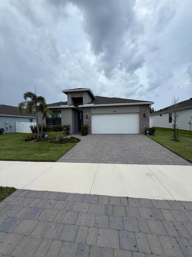 Building Photo - 1653 NE Ocean Dunes Dr