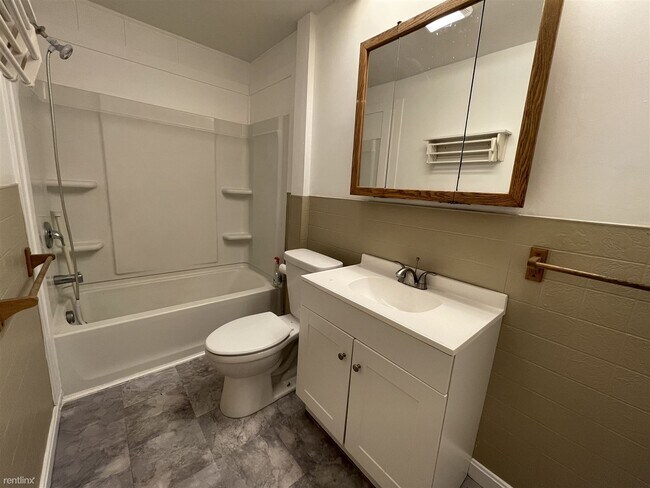 Building Photo - 2 br, 1 bath Duplex - 11 Morrison Street 2