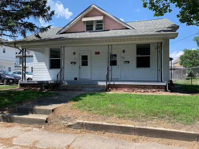 Building Photo - 660 Oak St