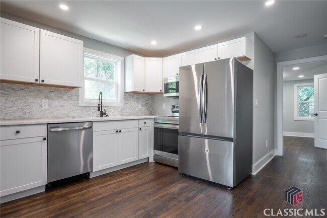 Foto del edificio - 495 Clover St
